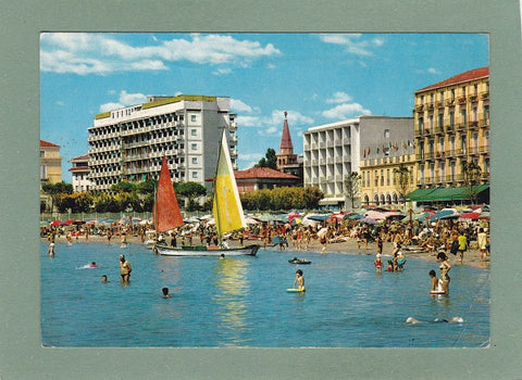 AK Grado. Spiaggia e alberghi.