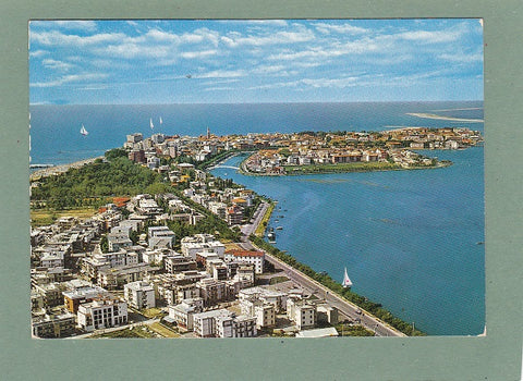 AK Grado. Panorama aereo da levante.