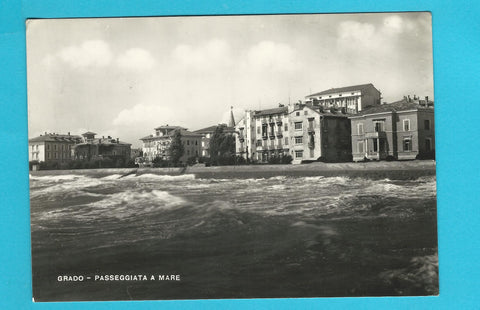AK Grado - Passeggiata a Mare.
