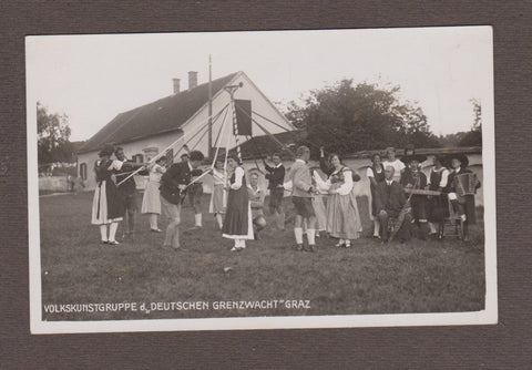 AK Volkskunstgruppe der "Deutschen Grenzwacht" Graz. (um1931)