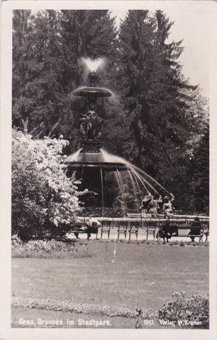 AK Graz. Brunnen im Stadtpark.