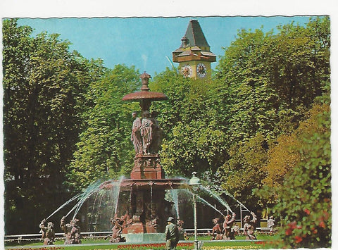 AK Graz. Stadtparkbrunnen mit Uhrturm.