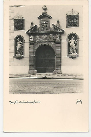 AK Graz. Tor des Landeszeughauses.