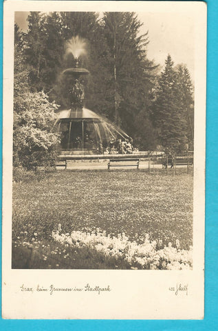 AK Graz beim Brunnen im Stadtpark.