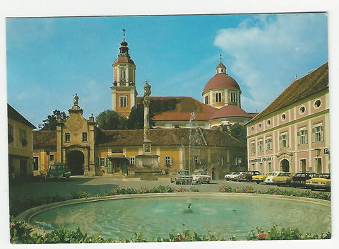 AK Pöllau. Hauptplatz mit Pfarrkirche.