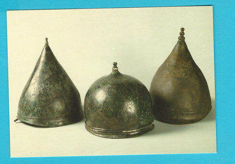 AK Keltenmuseum Hallein. Helme aus keltischen Kriegergräbern.