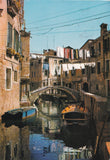 AK Venezia. Tipico canale veneziano.