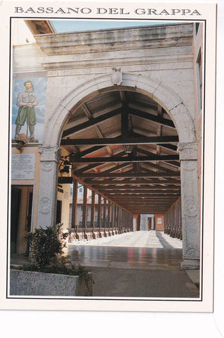 AK Bassano del Grappa. Il Ponte degli Alpini - Ingresso e interno.