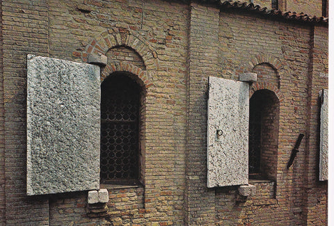AK Torcello. Vecchie imposte della Cattedrale in pietra istriano.