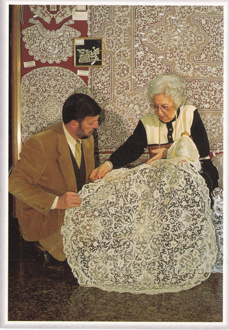 AK Burano. L'Artigiana - di Rossi Giampaolo & C. S. a.s. Via S. Martino Sinistro 376.