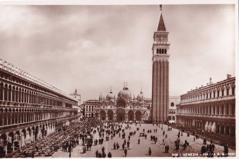 AK Venezia - Piazza S. Marco.
