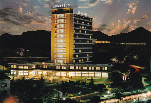 AK Montegrotto Terme. Hotel Augustus Terme. Notturno.