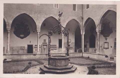 AK Padova. Basilica del Santo. Uno dei Chiostri.