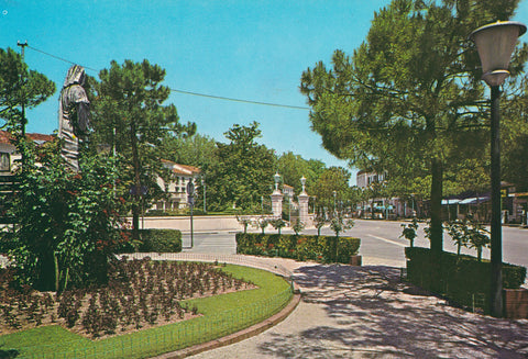 AK Abano Terme. Giardini pubblici. Monumento a Pietro d'Abano.