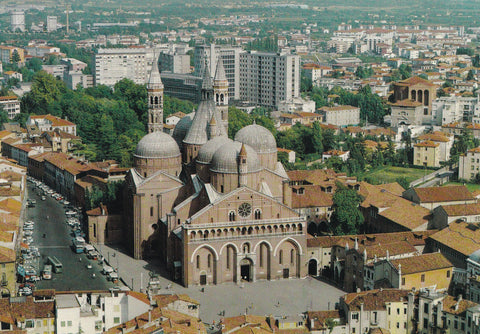 AK Padova. Basilica del Santo vista dall'aereo.