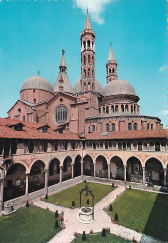 AK Padova. Basilica del Santo. Chiostro.