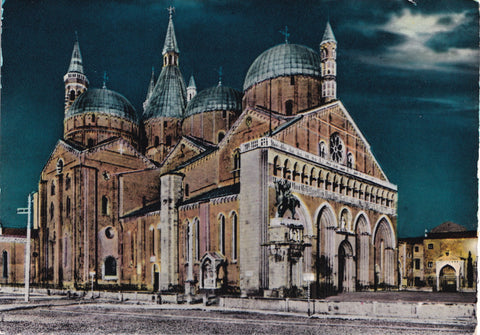 AK Padova. Basilica del Santo. Notturno.