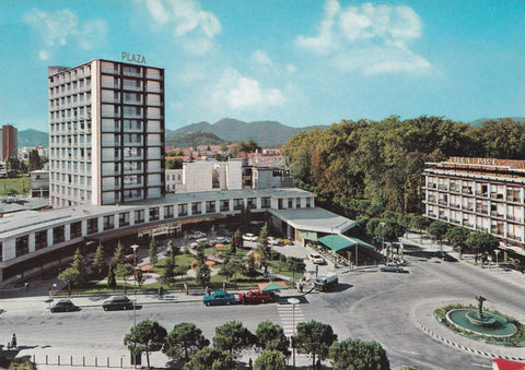 AK Abano Terme. Piazza della Repubblica e panorama.