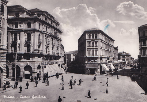AK Padova. Piazza Garibaldi.