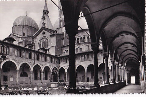 AK Padova. Basilica di S. Antonio. Chiostro interno.