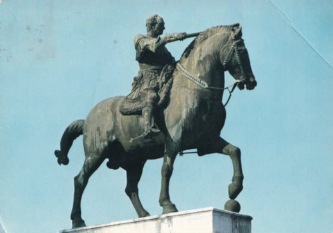 AK Padova. Sagrato della Basilica del Santo (Donatello) Monumento equestre al Gattamelata.