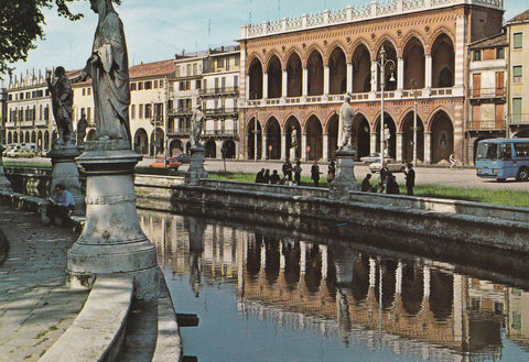 AK Padova. Prato della Valle e Loggia Amulea.
