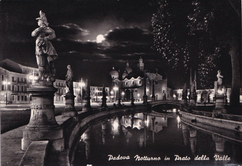 AK Padova. Notturno in Prato della Valle.