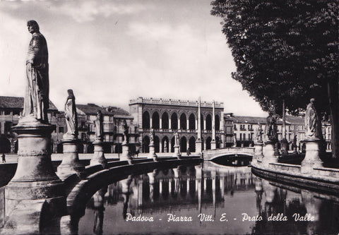 AK Padova. Piazza Vitt. E. Prato della Valle.