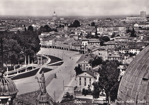 AK Padova. Panorama e Prato della Valle.