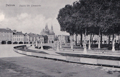 AK Padova. Piazza Vitt Emanuele.