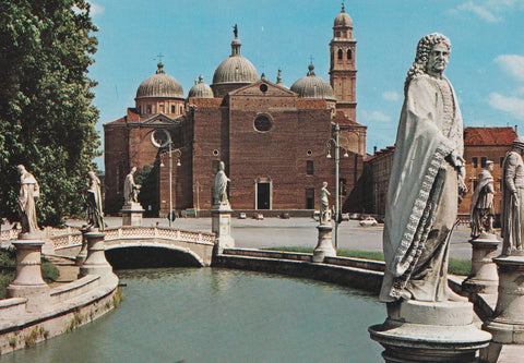 AK Padova. Prato della Valle e Basilica S. Giustina.
