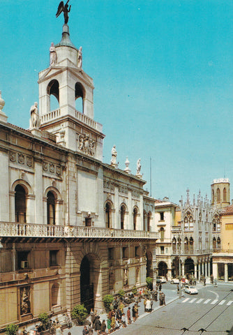 AK Padova Municipio e lato artistico del caffe Pedrocchi.