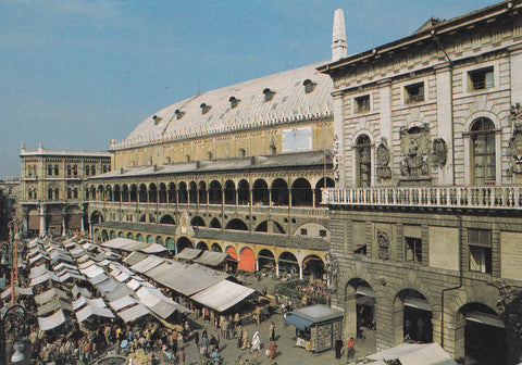 AK Padova. Piazza delle Erbe.