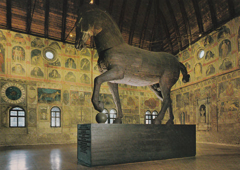 AK Padova. Palazzo della Ragione Cavallo di legno del Donatello.