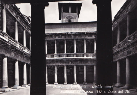 AK Padova Universita Cortile antico architetto A Moroni.