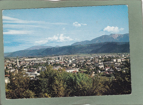AK Klagenfurt gegen die Karawanken.