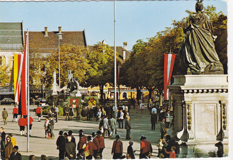 AK Klagenfurt, Neuer Platz mit Lindwurm-Brunnen und Maria-Theresia-Denkmal.
