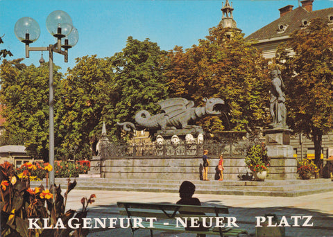 AK Klagenfurt - neuer Platz. Lindwurmbrunnen.