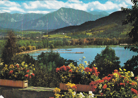 AK Klagenfurt - Wörthersee, Ausblick auf Strandbad und Karawanken.