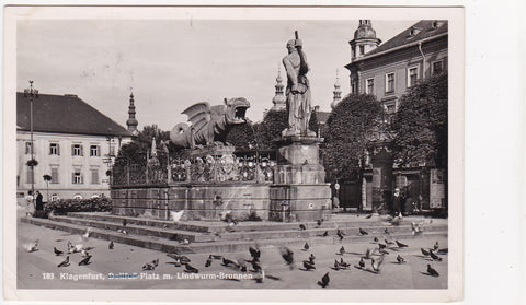 AK Klagenfurt. Dollfuß-Platz m. Lindwurm-Brunnen.