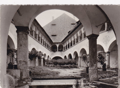 AK Klagenfurt. Renaissance-Innenhof des Schlosses Hallegg.