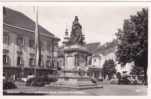AK Klagenfurt. Denkmal der Kaiserin Maria Theresia mit Rathaus.