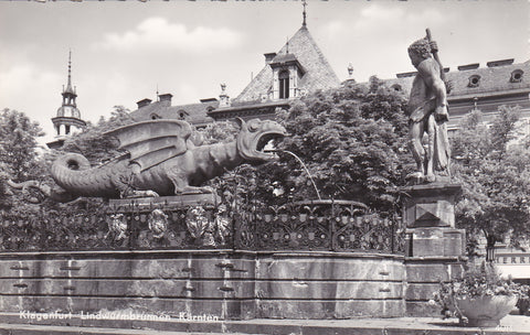 AK Klagenfurt. Lindwurmbrunnen. 