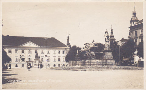 AK Klagenfurt. Neuer Platz mit Rathaus und Lindwurmdenkmal.
