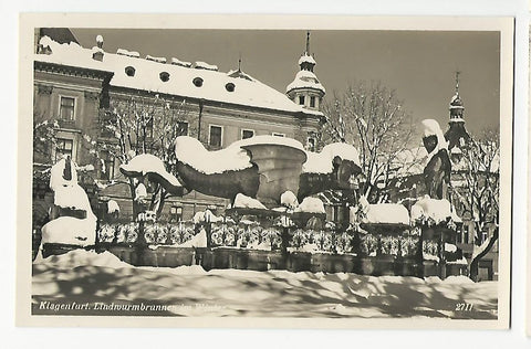 AK Klagenfurt. Lindwurmbrunnen im Winter.