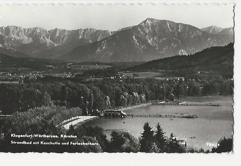 AK Klagenfurt - Wörthersee. Strandbad mit Koschutta und Ferlacherhorn.