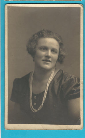 Porträtfoto (Fotograf Hans Jäger's Witwe Nachfolger A. Schuster, Klagenfurt)