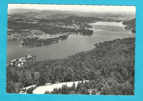 AK Blick vom Pyramidenkogel auf den Wörthersee und Klagenfurt.