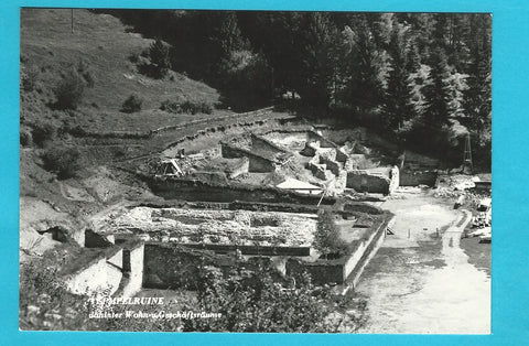 AK Ausgrabung des Landes Kärnten auf dem Magdalensberg. Tempelruine dahinter Wohn- u. Geschäftsräume.