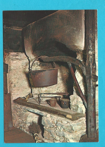 AK Maria Saal. Kärntner Freilichtmuseum. Rauchstuben-Feuerstätte im Salzer-Haus aus dem Katschtal.